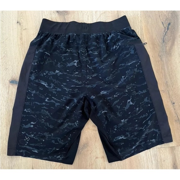 LULULEMON Mens T.H.E. Short Linerless 11" Camouflage Sz M *J2 - Picture 1 of 2